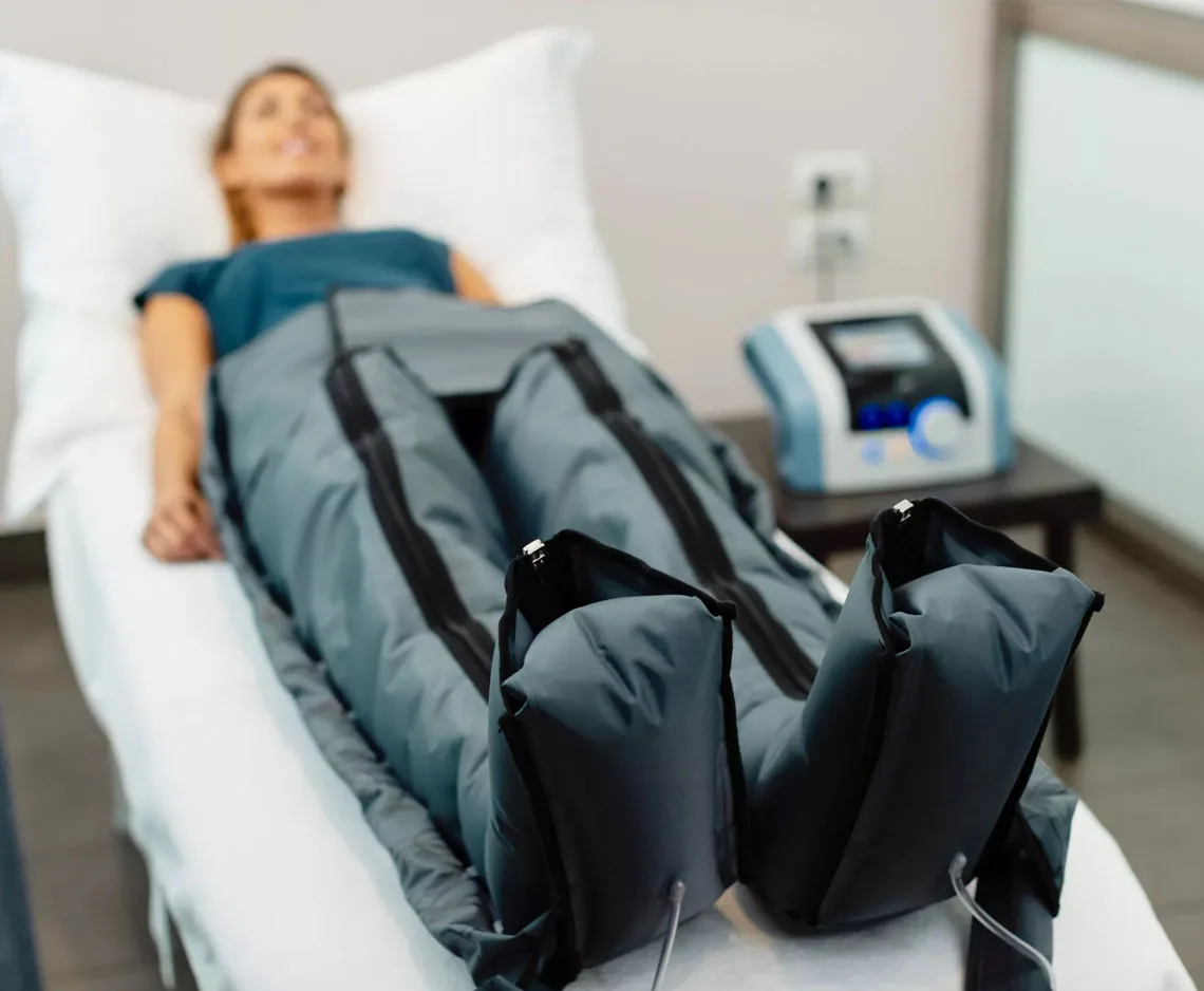 Lymphatic pressotherapy session